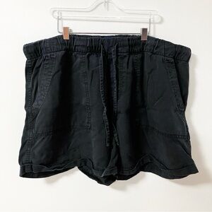 🔻 GAP | Black Lyocell Shorts L
